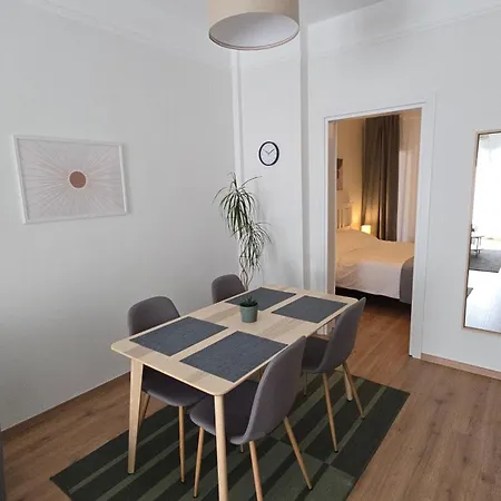 Kyana Center Apartament *